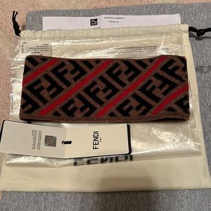 🎁🎁 FENDI headband 💯 Authentic 🎁🎁